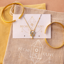 Cargar imagen en el visor de la galería, Pulsera Esclava con textura martillado y cristal rosa