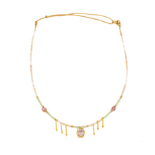 Cargar imagen en el visor de la galería, Gargantilla de ópalo rosa, aventurina y turmalina con cadena bañada en oro por Bechi Ulivi Jewels.
Pink opal, aventurine and tourmaline beaded necklace with gold-plated chain by Bechi Ulivi Jewels.