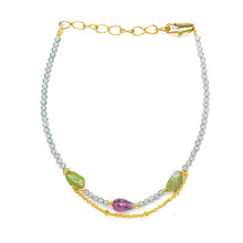 Cargar imagen en el visor de la galería, Pulsera de cuentas de cuarzo ahumado y turmalina con cadena bañada en oro por Bechi Ulivi Jewels.
Smoky quartz and tourmaline beaded bracelet with gold-plated chain by Bechi Ulivi Jewels.