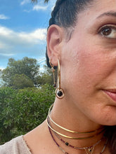 Cargar imagen en el visor de la galería, Aros Estrella con piedra luna melocotón