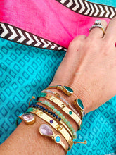 Cargar imagen en el visor de la galería, Pulsera Esclava agujero con cristal rosa