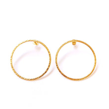 Cargar imagen en el visor de la galería, Pendientes aro amartillado grande