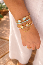 Cargar imagen en el visor de la galería, Pulsera Bizantina Piedra Luna
