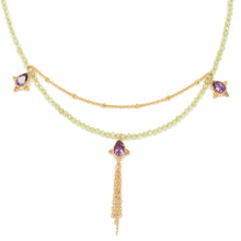 Cargar imagen en el visor de la galería, Gargantilla de olivina y amatista con cadena con baño de oro por Bechi Ulivi Jewels
Beaded olivine and amethyst neklace with gold-plated chain by Bechi Ulivi Jewels

