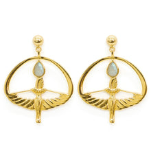 Cargar imagen en el visor de la galería, pendiente isis
Goldplated Isis Earrings with labradorite by Bechi Ulivi Jewels.

