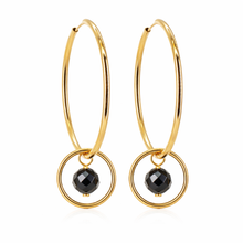 Cargar imagen en el visor de la galería, Pendientes criollas grande onix negro por Bechi Ulivi Jewels
Aros grande bañados en oro con ónix negro
