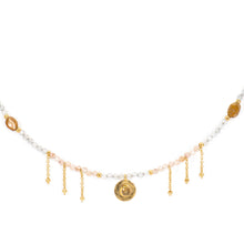 Cargar imagen en el visor de la galería, Gargantilla de piedra adularia, labradorita, granate hessonita y citrino con cadena y colgante bañada en oro por Bechi Ulivi Jewels.
Peach moonstone, labradorite, citrine and garnet hessonite beaded necklace with gold-plated chain by Bechi Ulivi Jewels.
