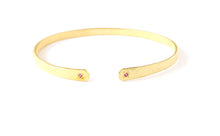 Cargar imagen en el visor de la galería, Pulsera esclava con cristal rosa, bañada en oro por Bechi Ulivi Jewels.

